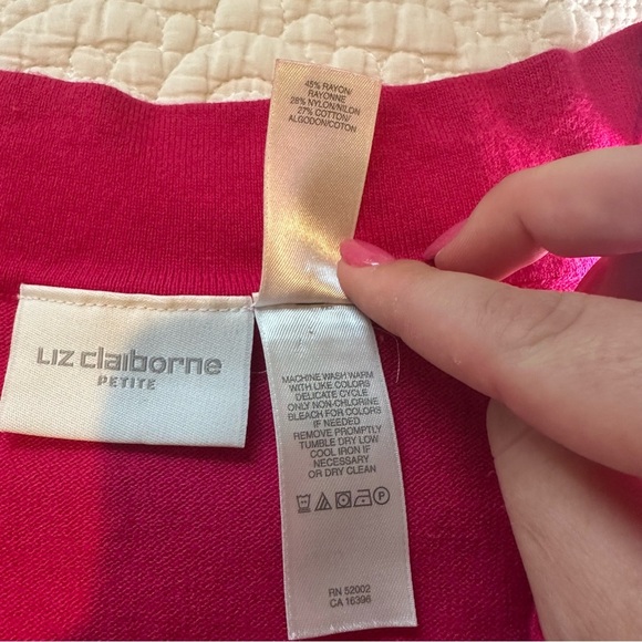 Liz Claiborne Y2K Off-The-Shoulder Sweater Top. Size: MP. Hot Pink. - Picture 5 of 6